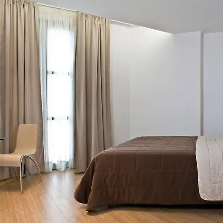 Chic 3* Athens
