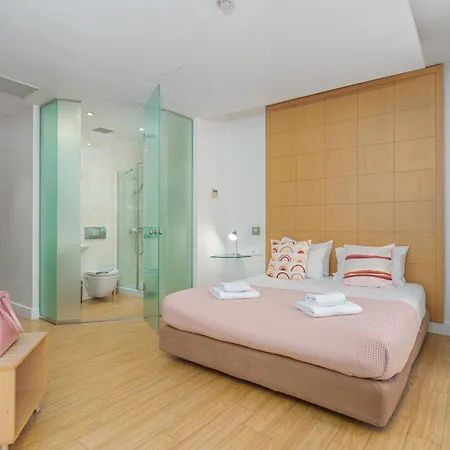 Chic 3* Atina