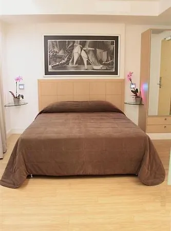 Otel Chic