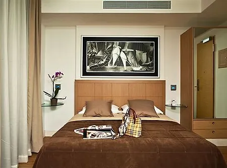 Chic 3* Athens
